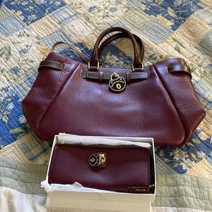 Dooney & Bourke beautiful burgundy satchel & matching wallet in 100% shape! 👜🌼